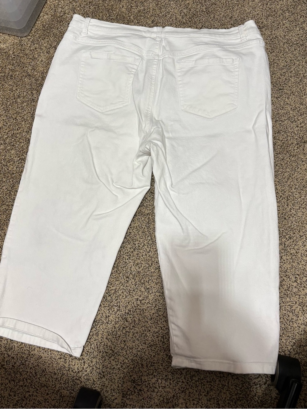 Gloria Vanderbilt 18W Classic White Capri Pants 5 pocket “Amanda” 30”L